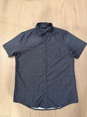 Travis Mathew Men's Navy floral pattern Short-Sleeve Button-Up Shirt